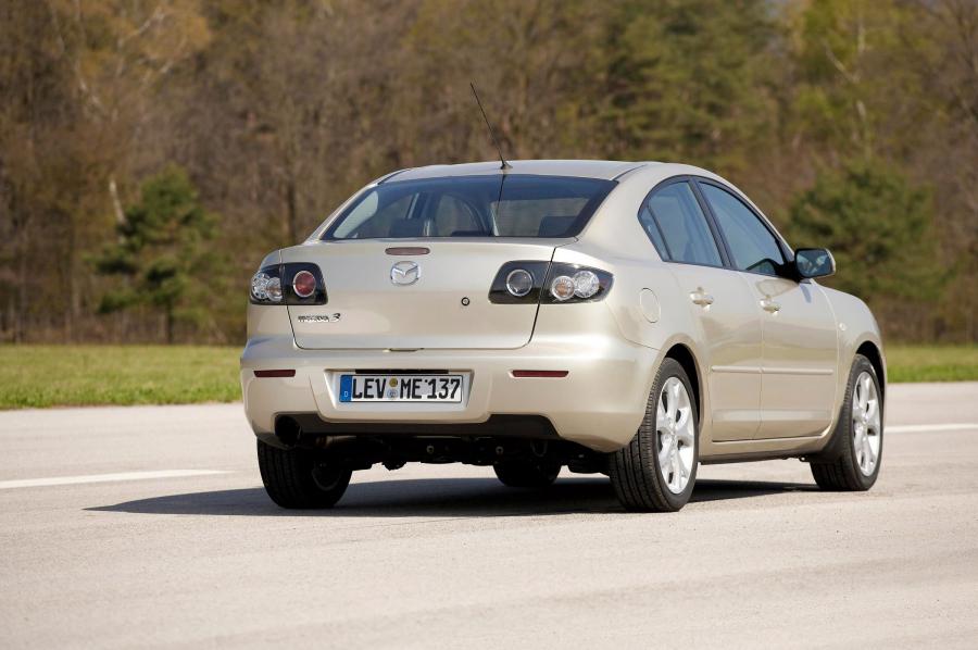  Mazda3 2003 года  (фото 30 из 142)